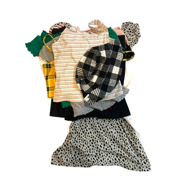 Ladies Tops, Dress,Tank, Skirt, Hat Bundle 🤍 - Picture 1 of 13